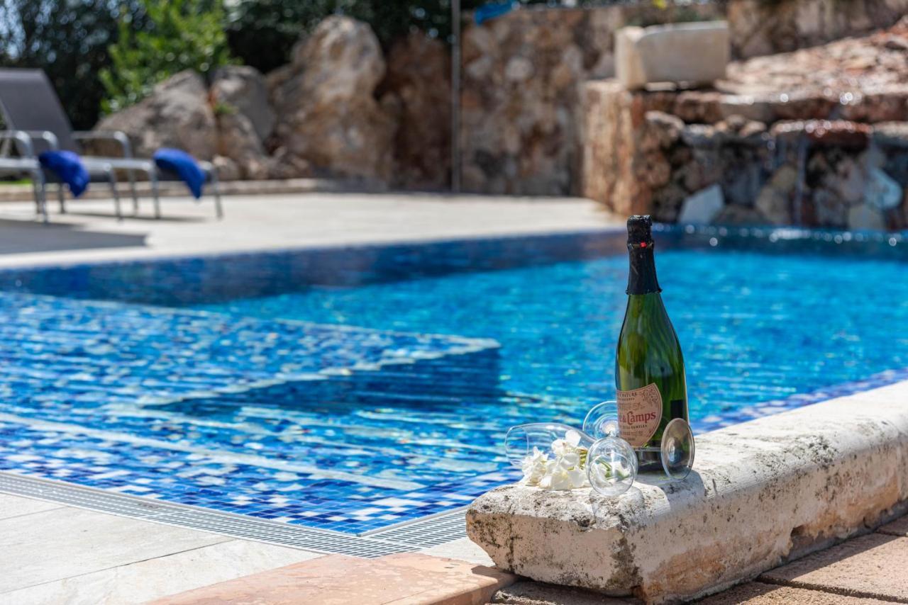 Villa Yourhouse Romani *