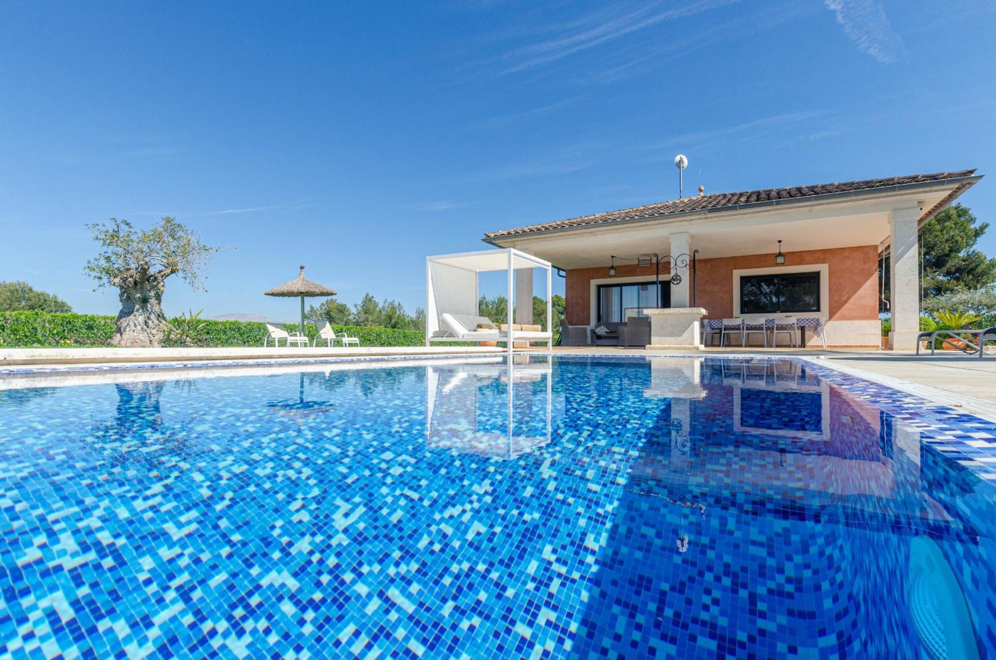 Yourhouse Romani Muro