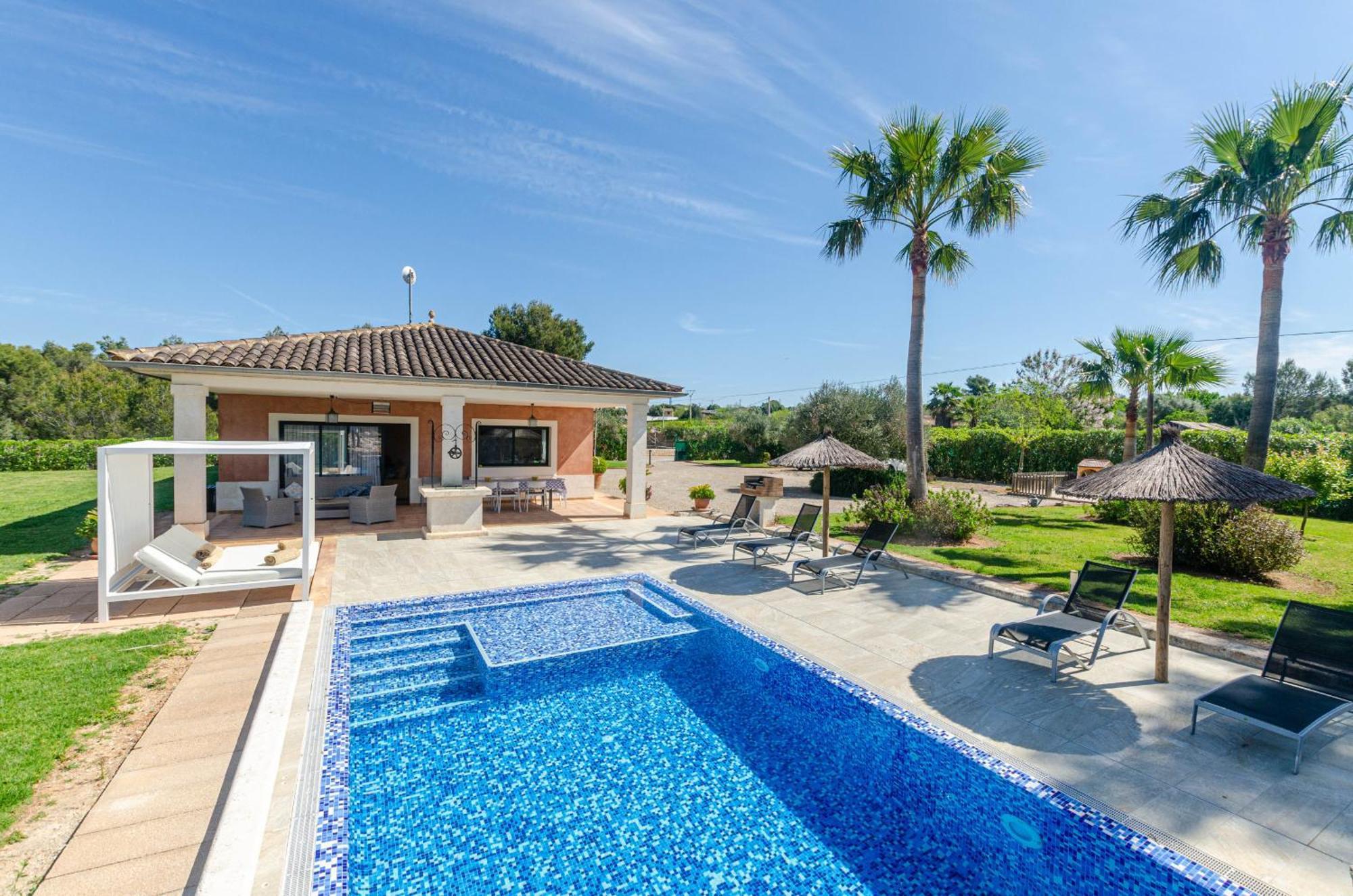 Villa Yourhouse Romani *