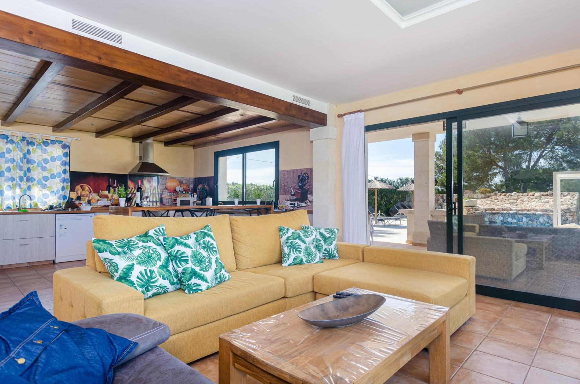 Yourhouse Romani